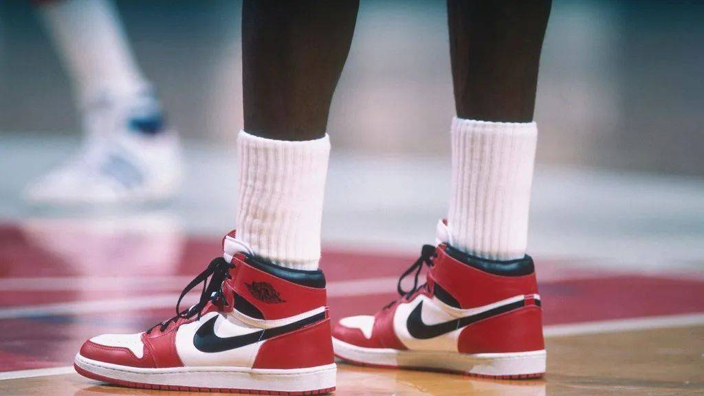 突发！全新「芝加哥 AJ1」实物泄露！