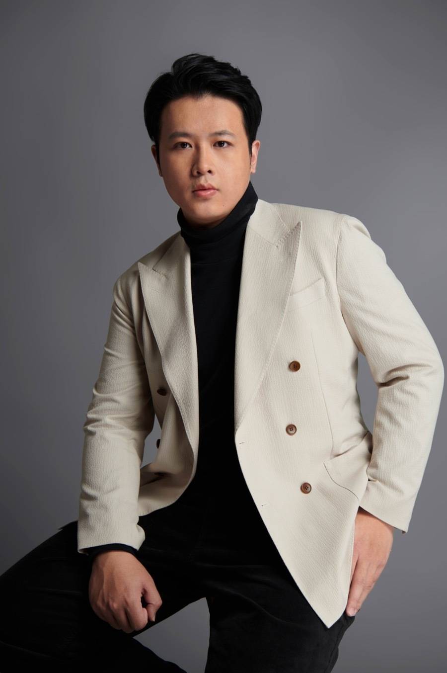 95后男中音胡斯豪敲开芝加哥抒情歌剧院大门