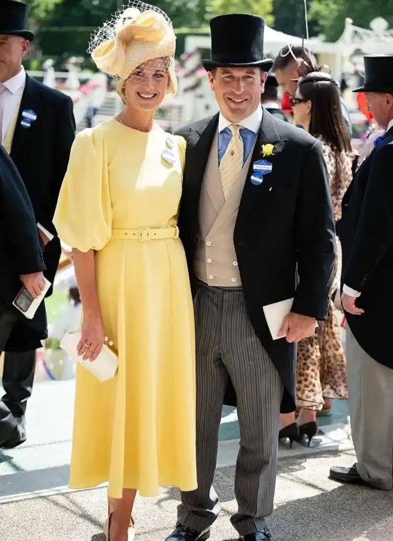 45岁离异带娃女护士嫁英国王室,比短剧更精彩!