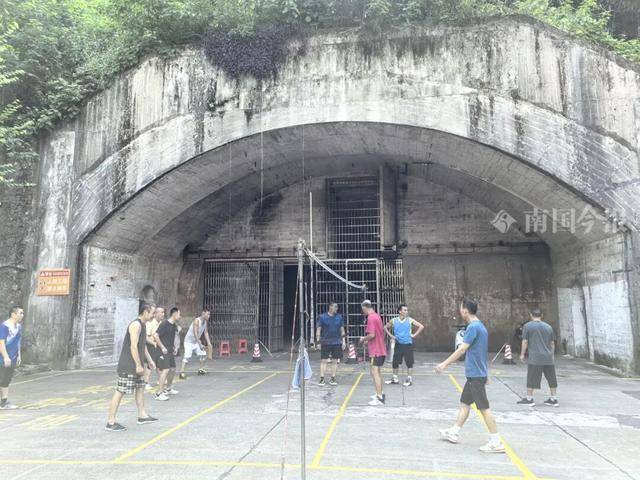 神操作！用天然溶洞停放40架飞机，这种“绝招”可能只有柳州人干得出来！