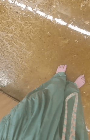 管道破损粪水洒满教室,学生崩溃大哭!中国美术学院:已解决,学生情绪稳定表示理解