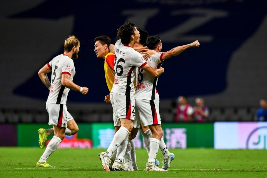 中超争冠形势明朗:国安已经掉队,申花希望渺茫,蓉城领先海港半个身位