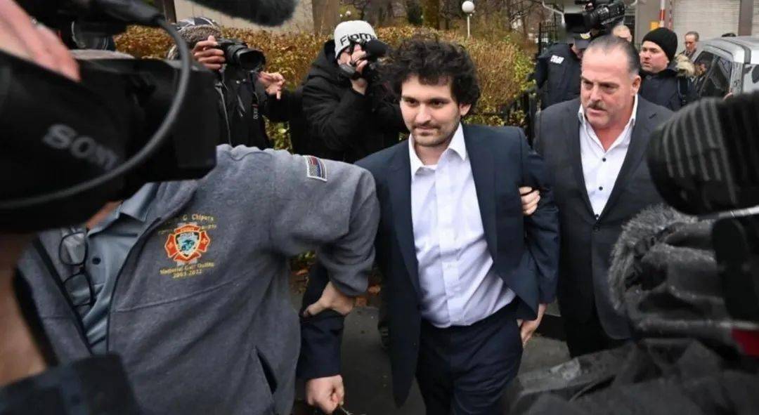 郁金香泡沫、FTX崩盘：历史总在重复，我们总在掉坑