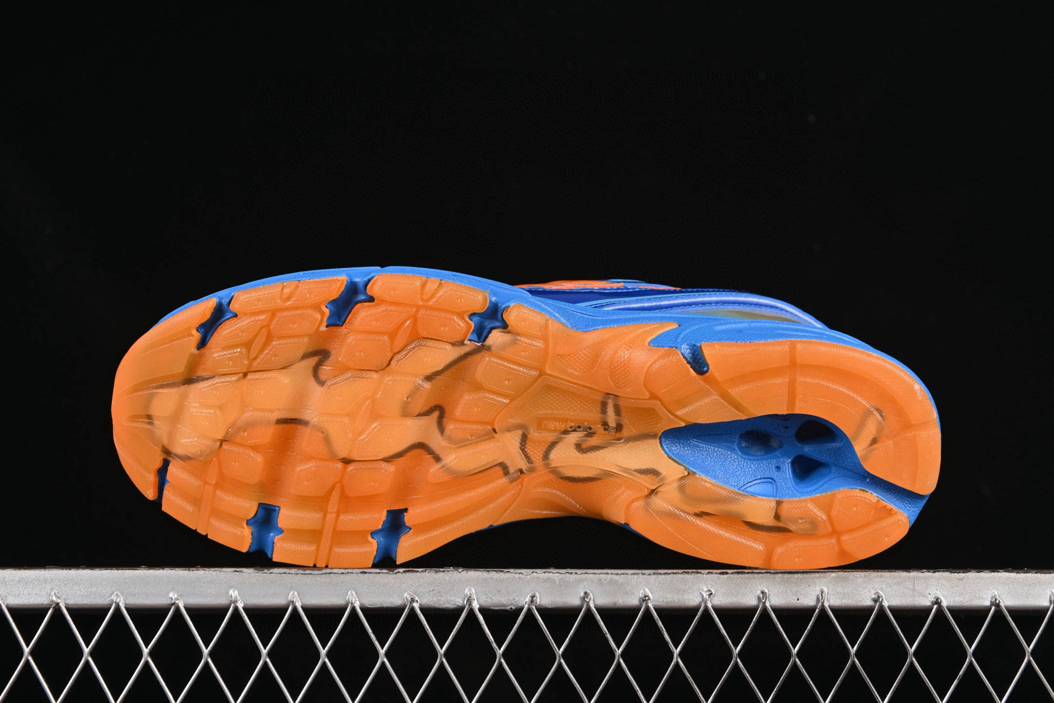 新百伦 Aminé x New Balance 740V2 Benson Tech 蓝橙轻便复古运动跑步鞋