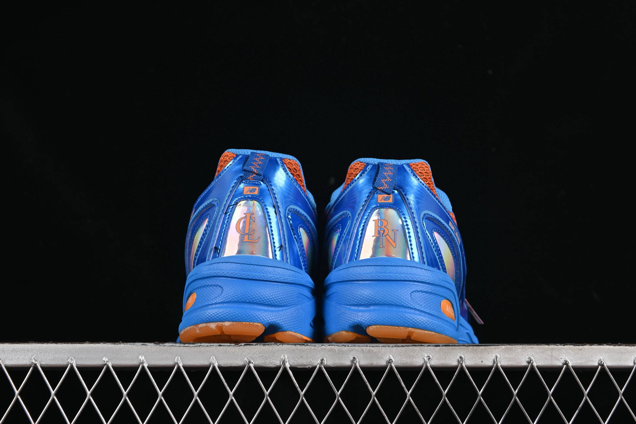 新百伦 Aminé x New Balance 740V2 Benson Tech 蓝橙轻便复古运动跑步鞋