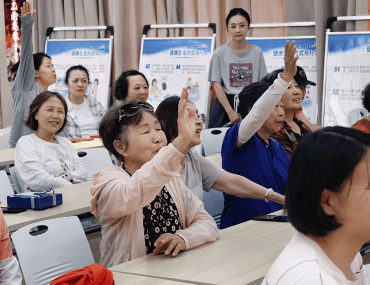 夏安颐养,乐享银龄!2025健康促进行动走进邗上街道