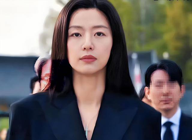 为老公炒币亏150亿接辱华剧?全智贤拒不道歉,中国市场全力反击