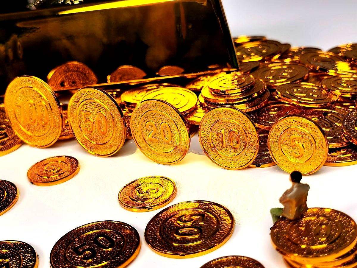 今日国内金价行情:8月27日黄金与金条价格均下跌,回收价也受影响