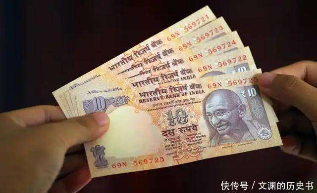 中印关系回暖，俄罗斯要求印度用人民币买石油，印度得硬着头皮买