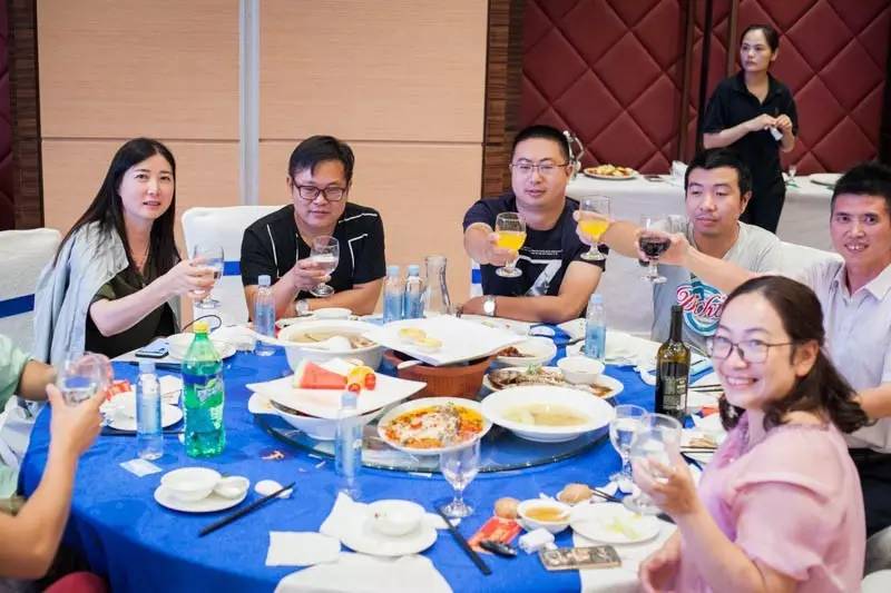 理财酒会(理财会倒闭吗)
